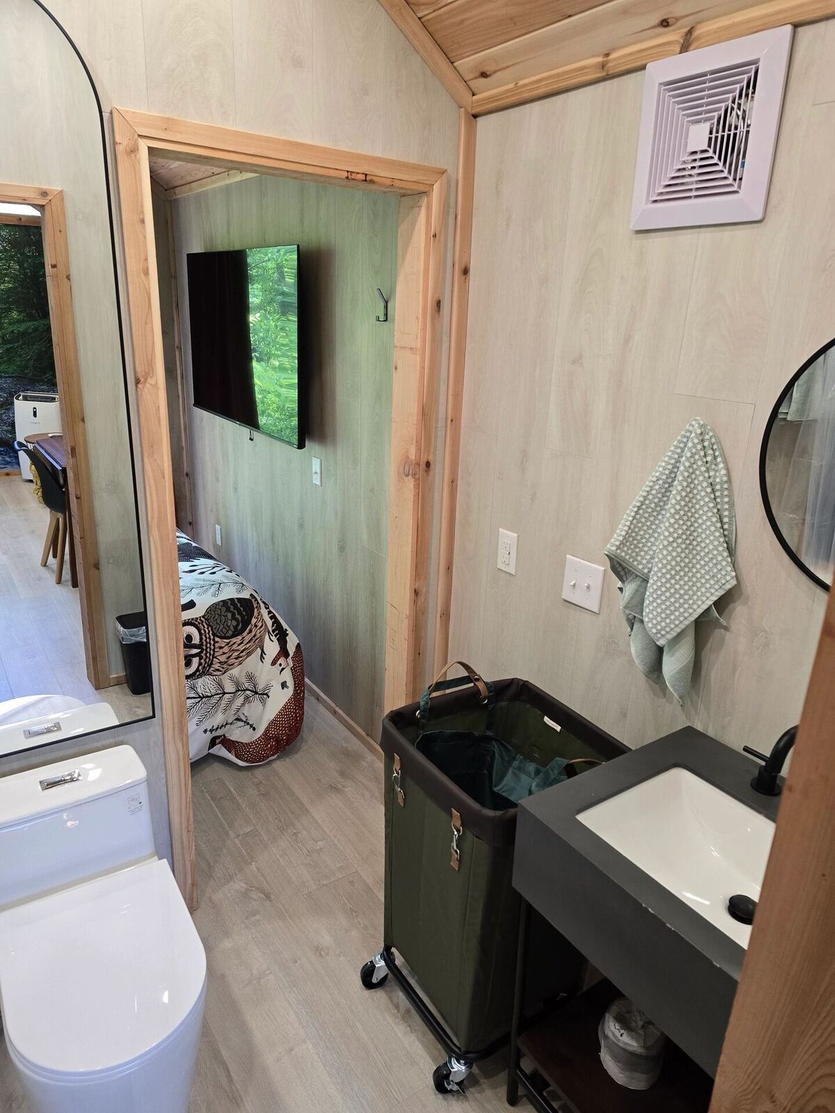 Bath nook and bedroom view at Cabin @28