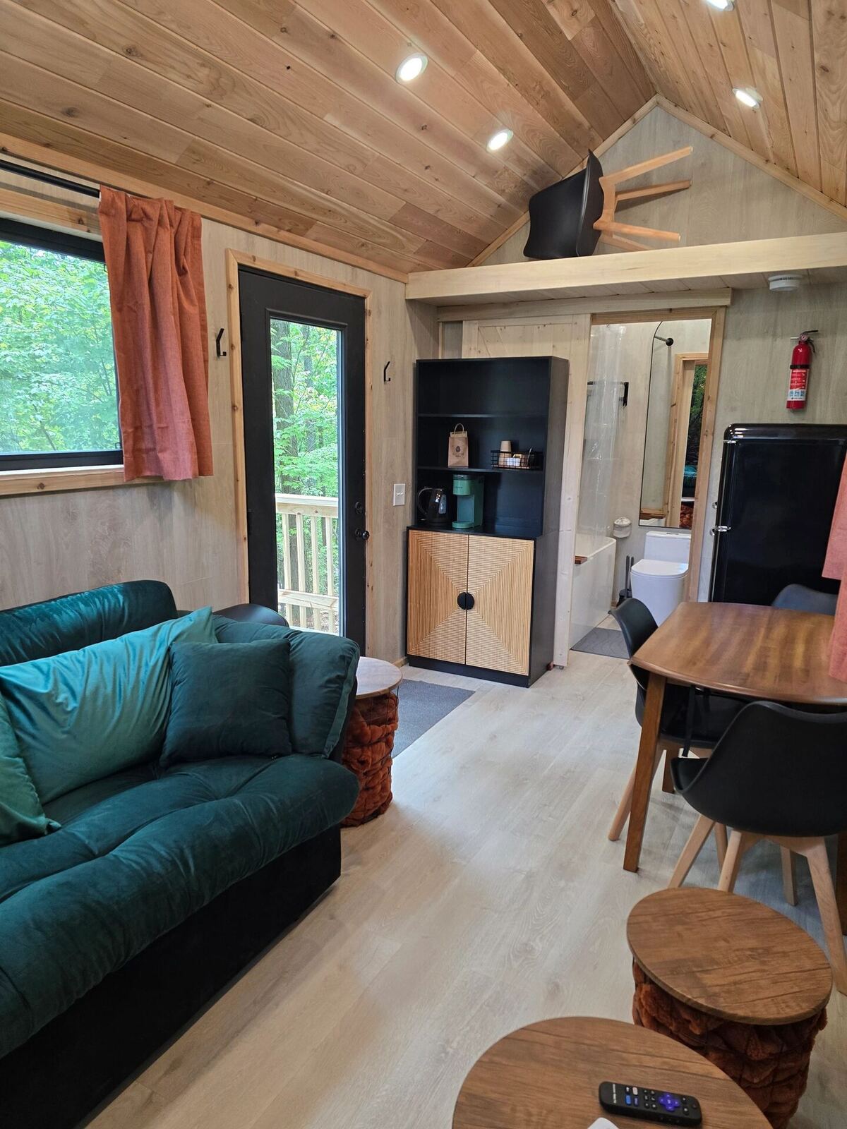 Living room and kitchenette at Cabin @28
