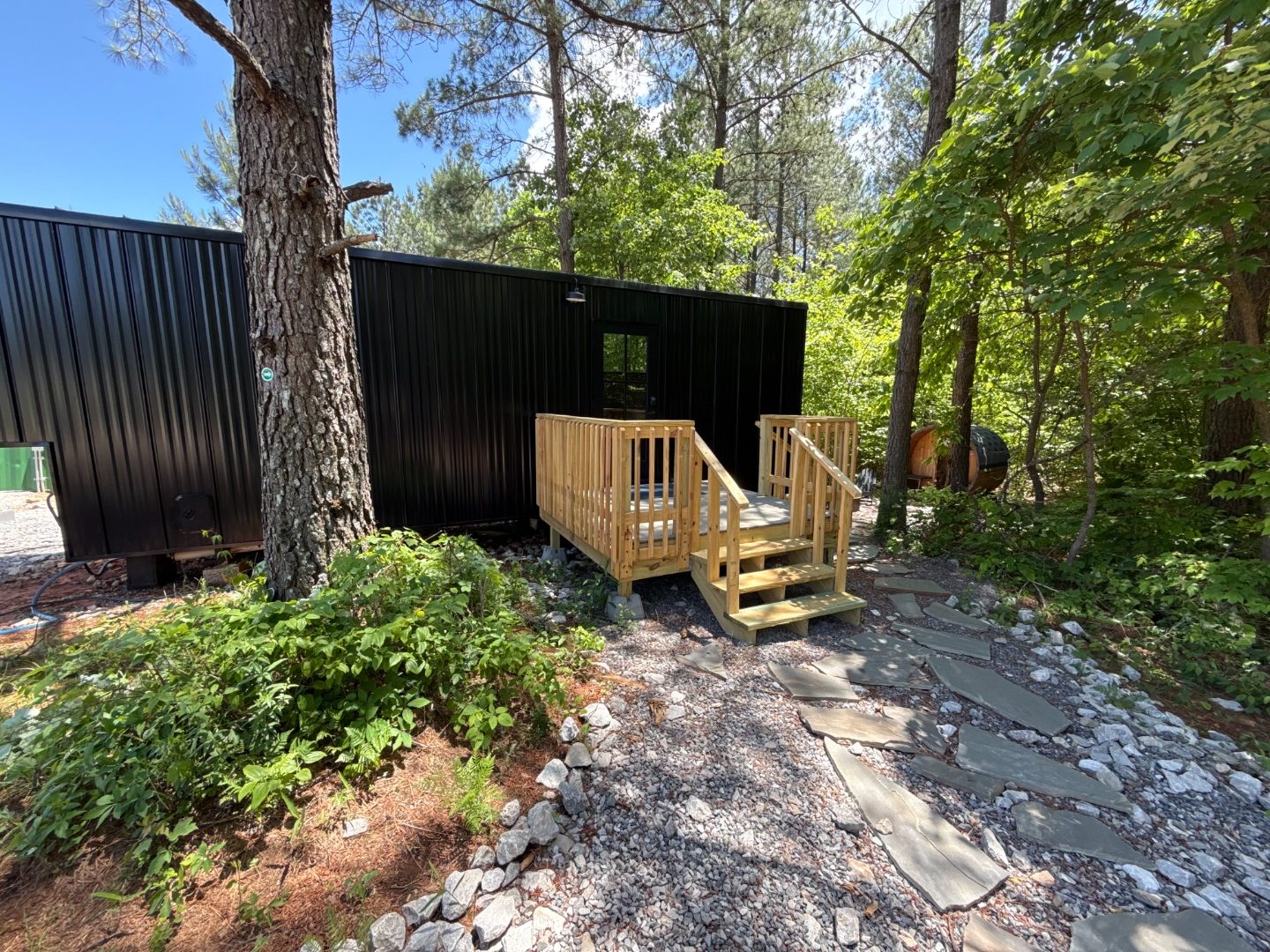 Deck and entrance at the Spa King Cabin